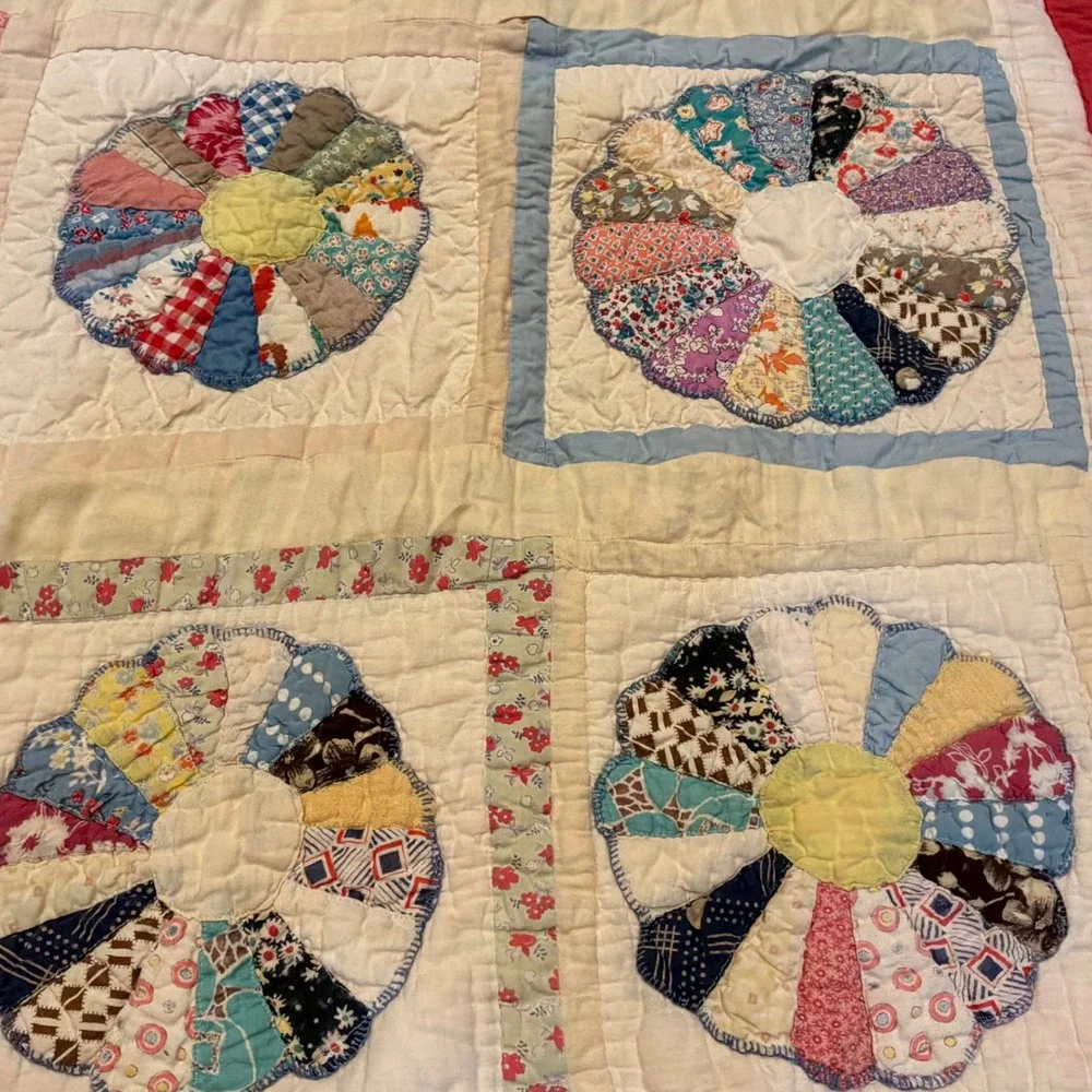 1930s Handmade Dresden Plate Cutter Quilt Scrap Fabric 76 x 79